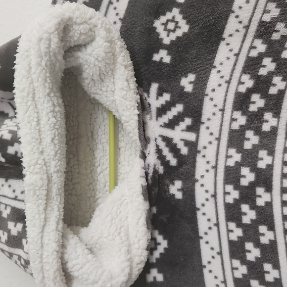 Over Sized Sherpa Snuggler Hoodie - Picture 3 of 4